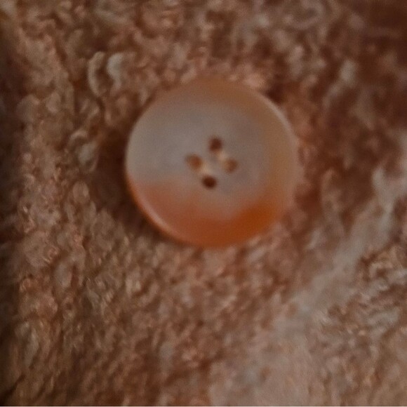 BANDIER Le Ore Modena Cozy Cropped Boucle Cardigan in Simba Coral - Picture 9 of 9